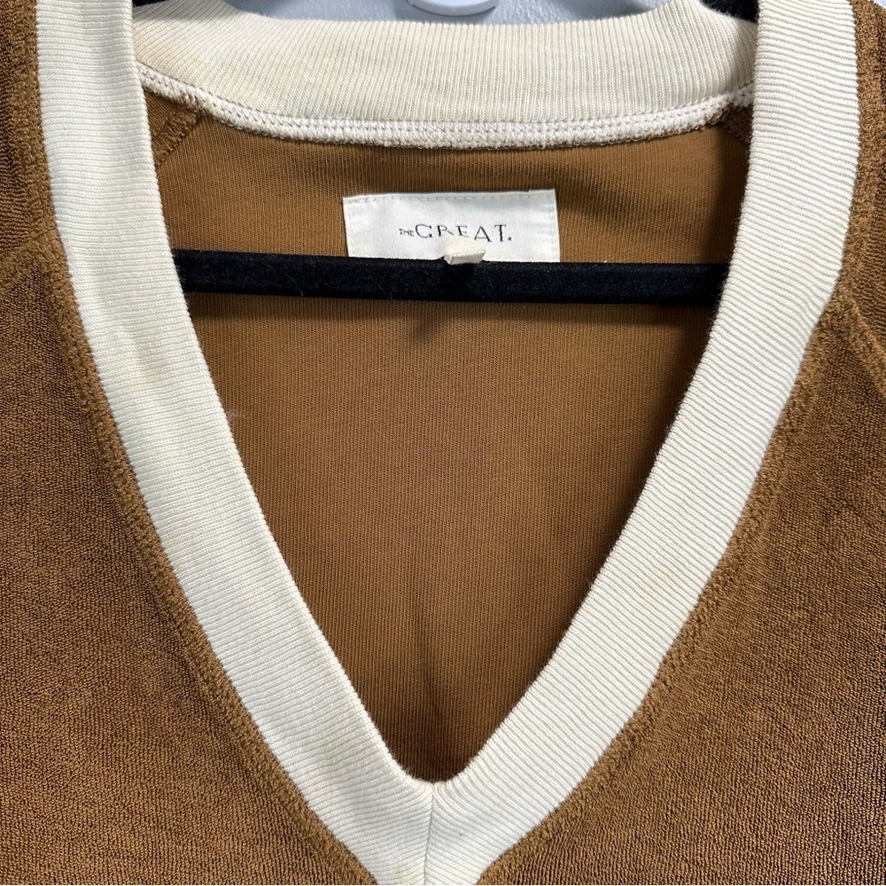 The Great. The Microterry V-Neck Sweatshirt - Picture 6 of 6